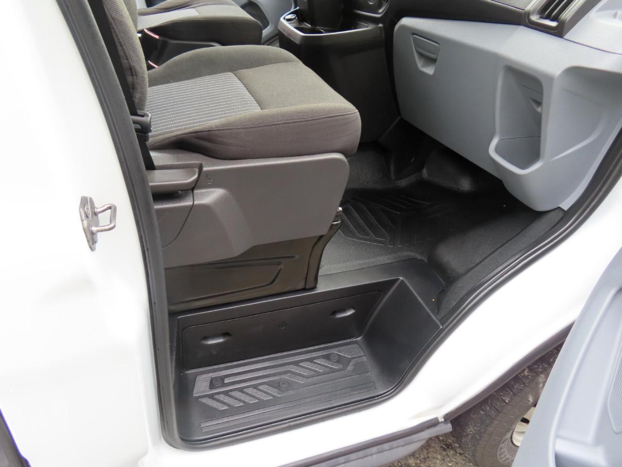 Ford Transit 150 Van Med. Roof w/Sliding Pass. 130-in. WB 2017