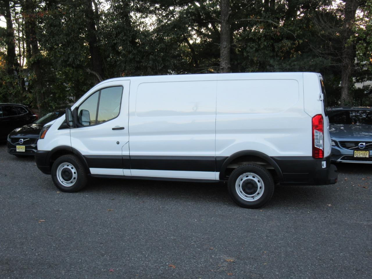 Ford Transit 150 Van Low Roof w/Sliding Pass. 130-in. WB 2019