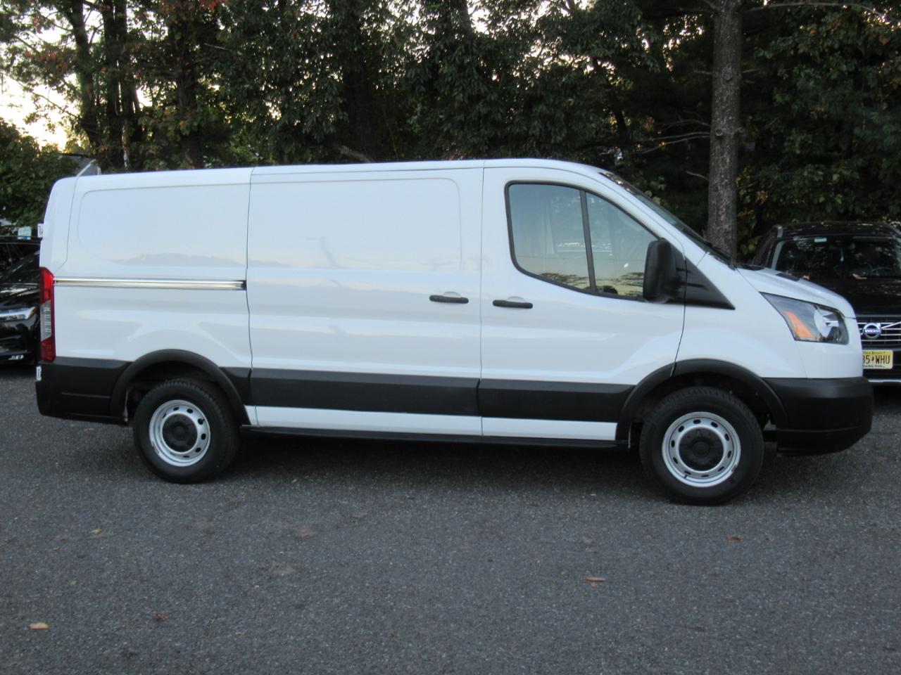 Ford Transit 150 Van Low Roof w/Sliding Pass. 130-in. WB 2019