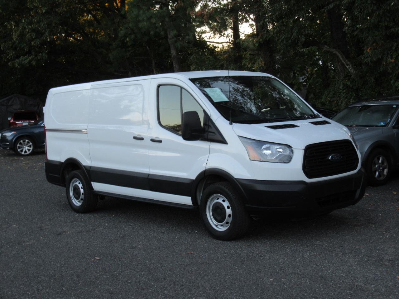 Ford Transit 150 Van Low Roof w/Sliding Pass. 130-in. WB 2019