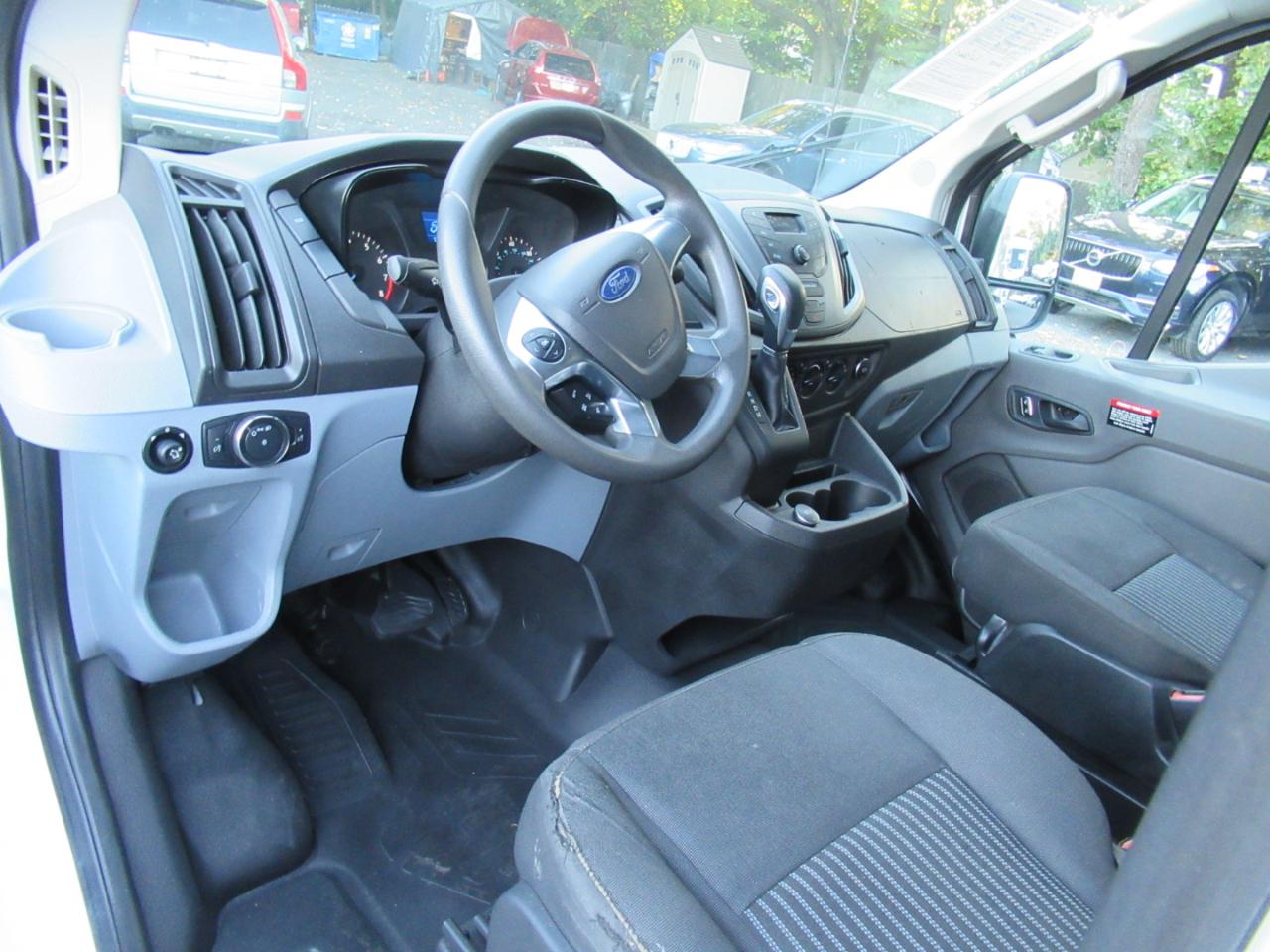 Ford Transit 150 Van Low Roof w/Sliding Pass. 130-in. WB 2019