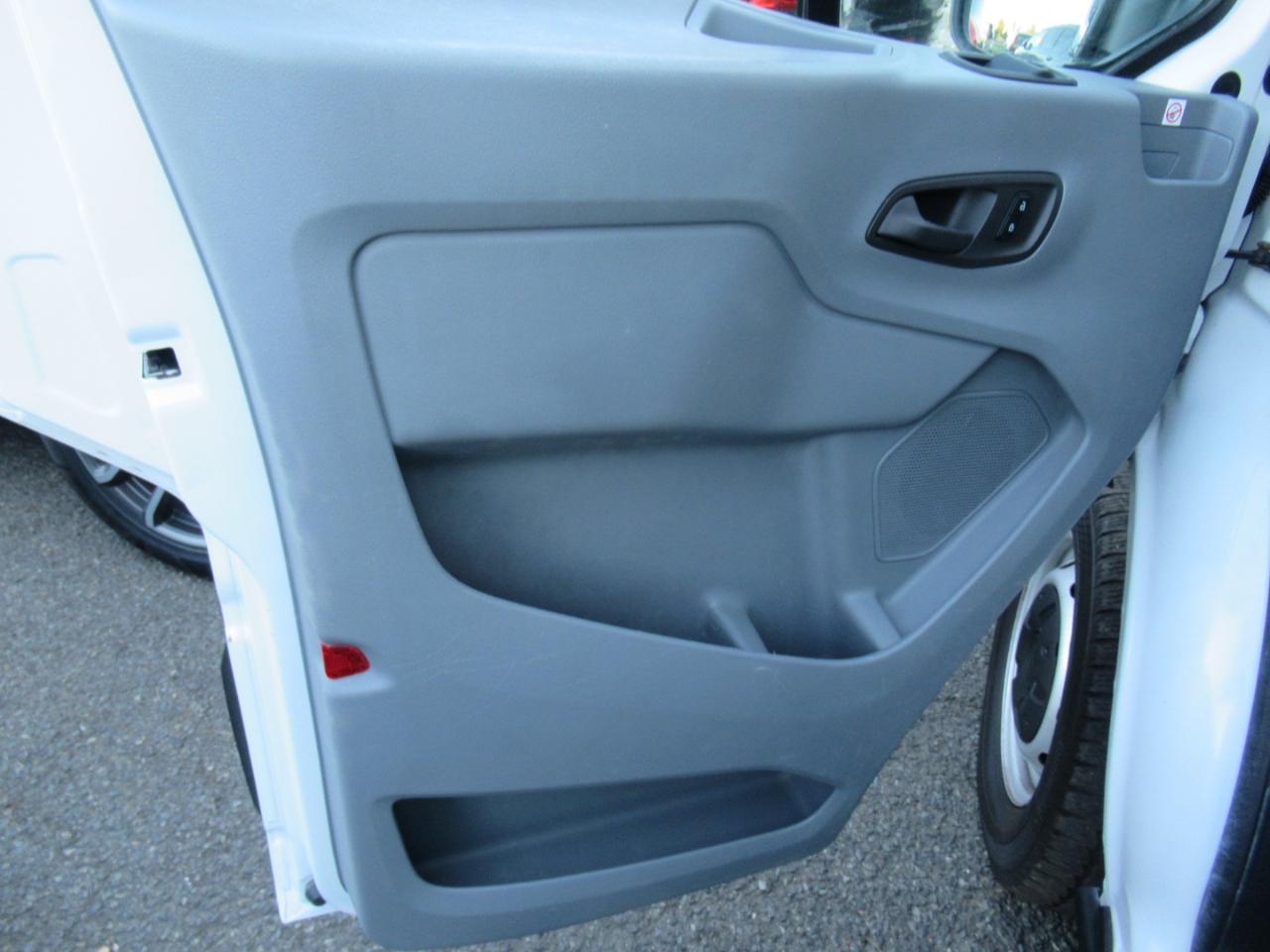 Ford Transit 150 Van Low Roof w/Sliding Pass. 130-in. WB 2019