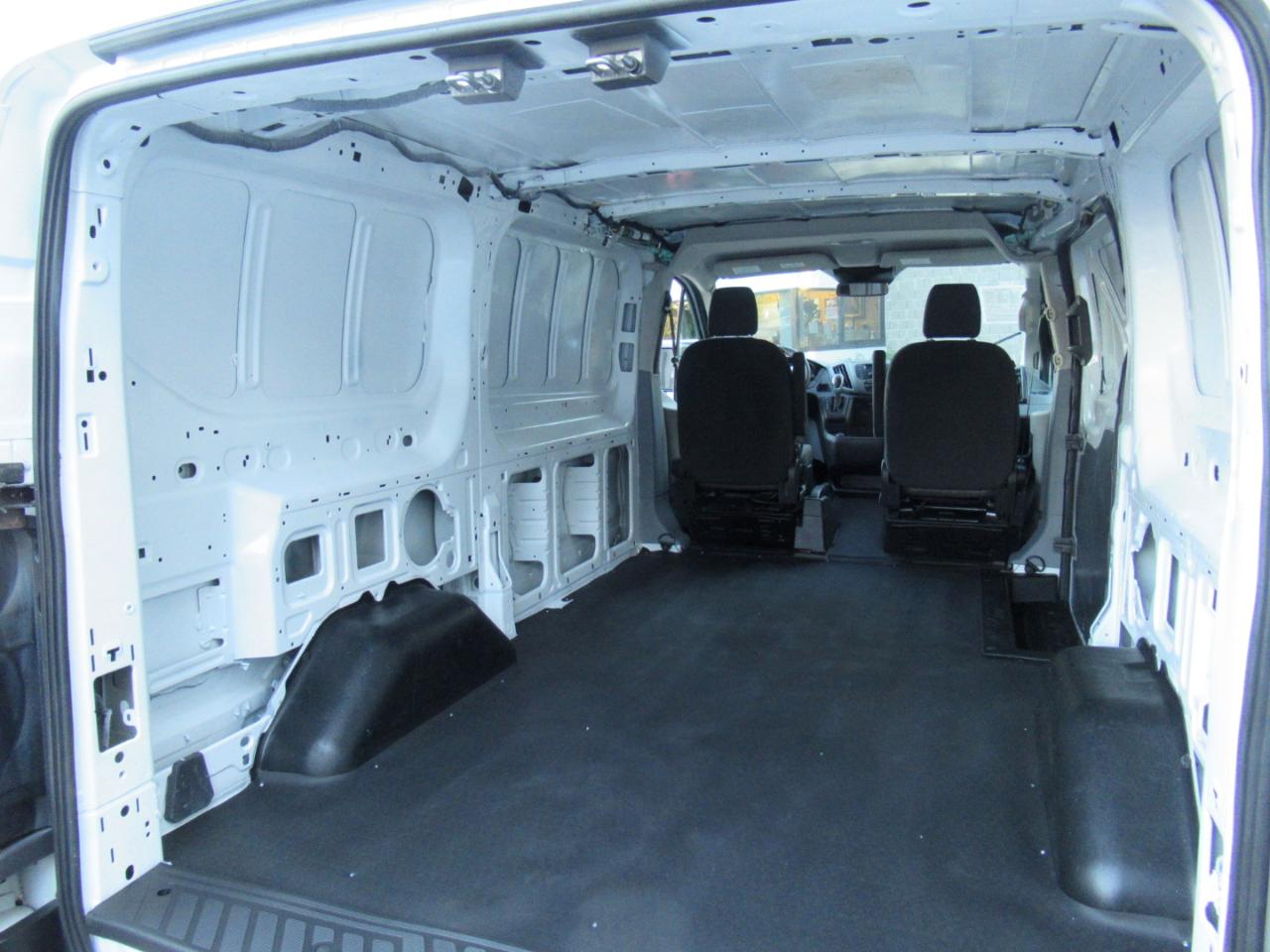 Ford Transit 150 Van Low Roof w/Sliding Pass. 130-in. WB 2019