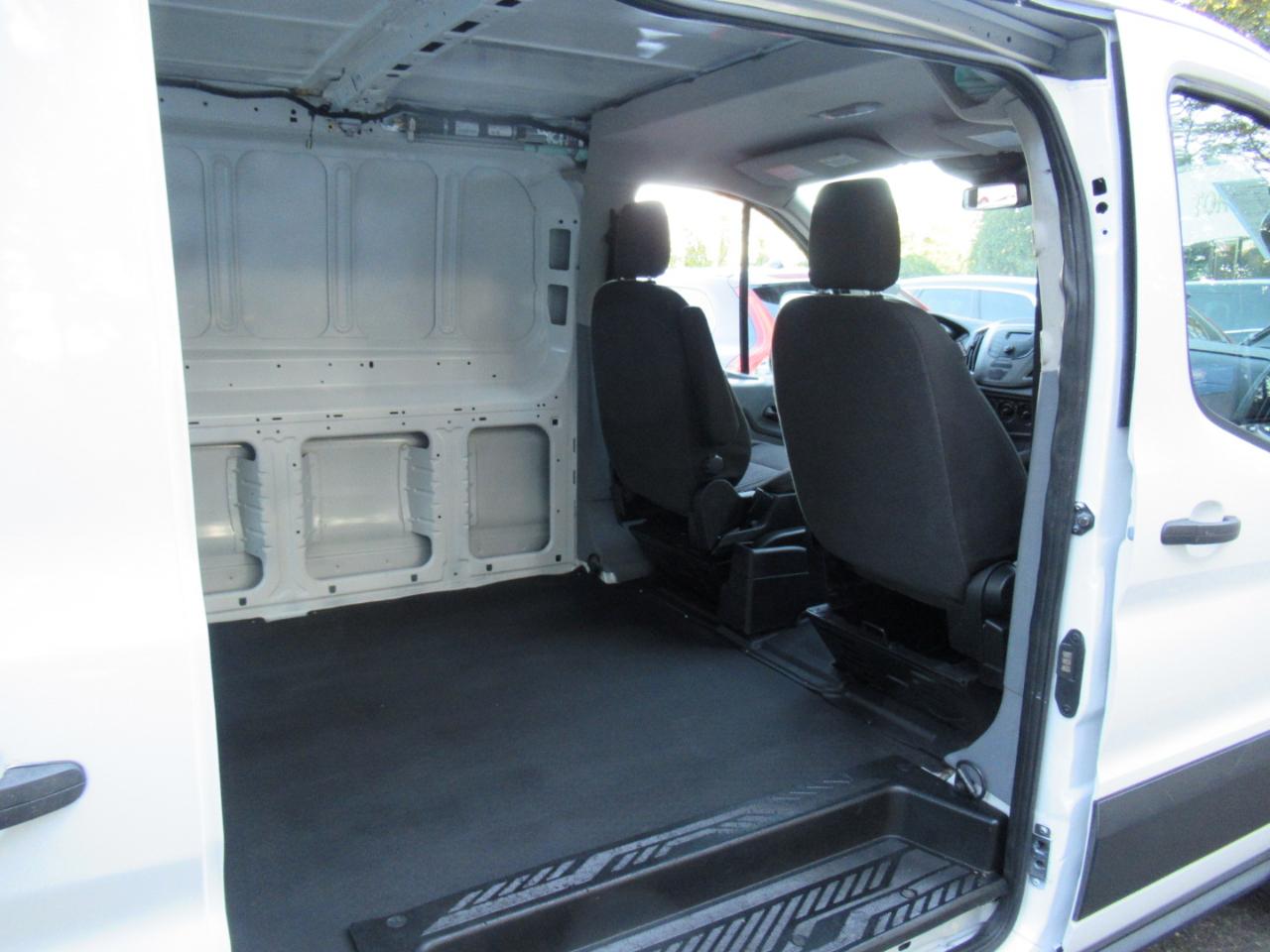 Ford Transit 150 Van Low Roof w/Sliding Pass. 130-in. WB 2019