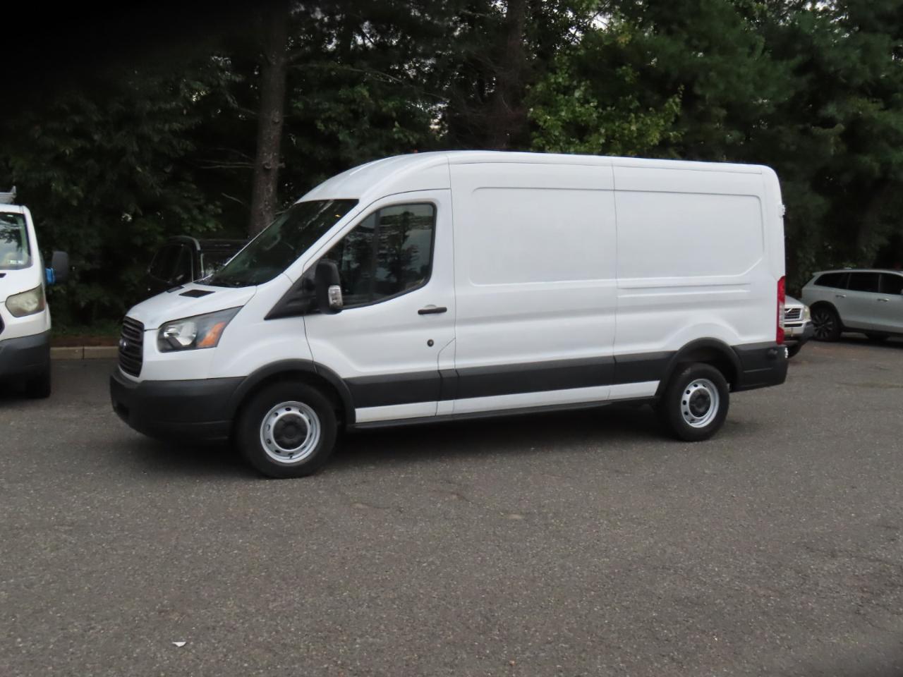 Ford Transit 250 Van Med. Roof w/Sliding Pass. 148-in. WB 2017