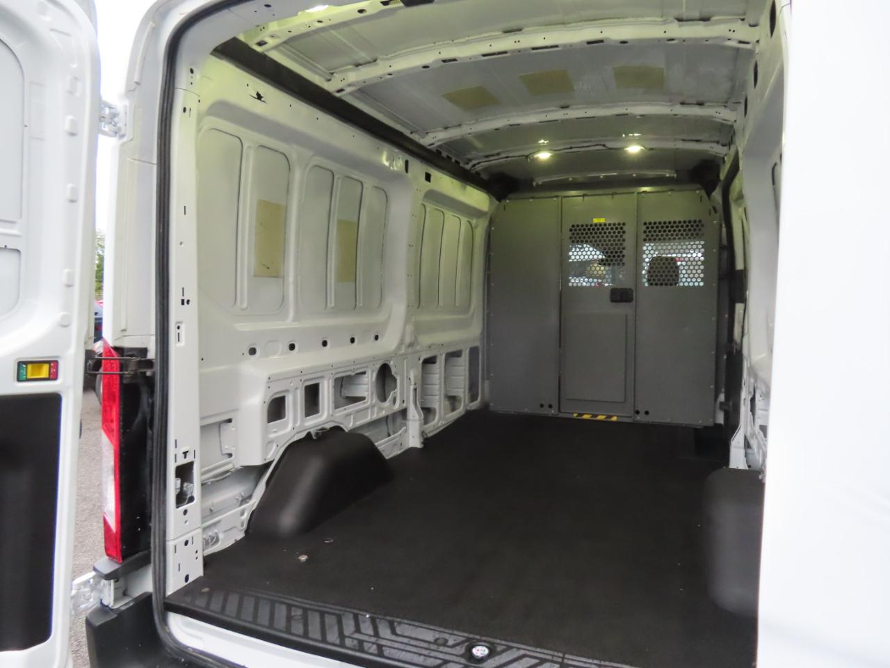 Ford Transit 250 Van Med. Roof w/Sliding Pass. 148-in. WB 2017