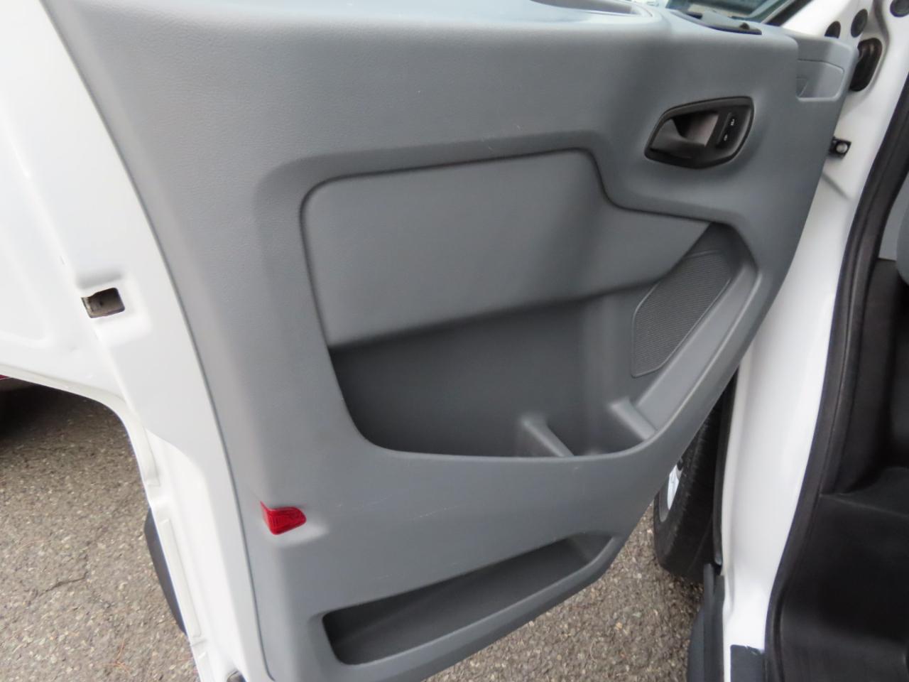 Ford Transit 250 Van Med. Roof w/Sliding Pass. 148-in. WB 2017