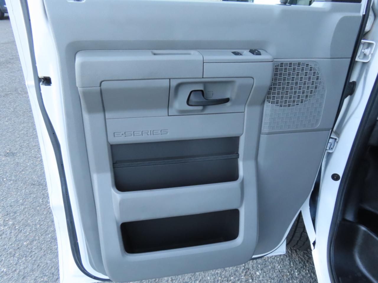 Ford Econoline E-150 2013