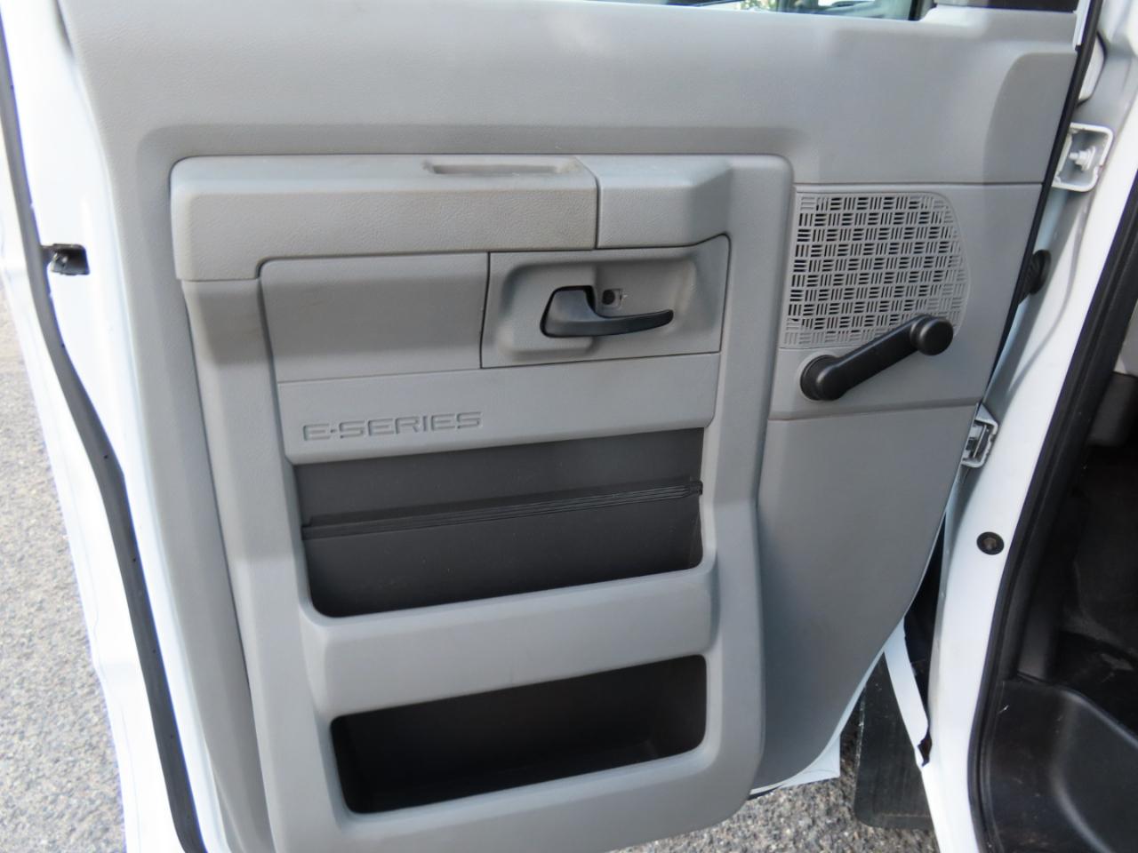 Ford Econoline E-150 2014