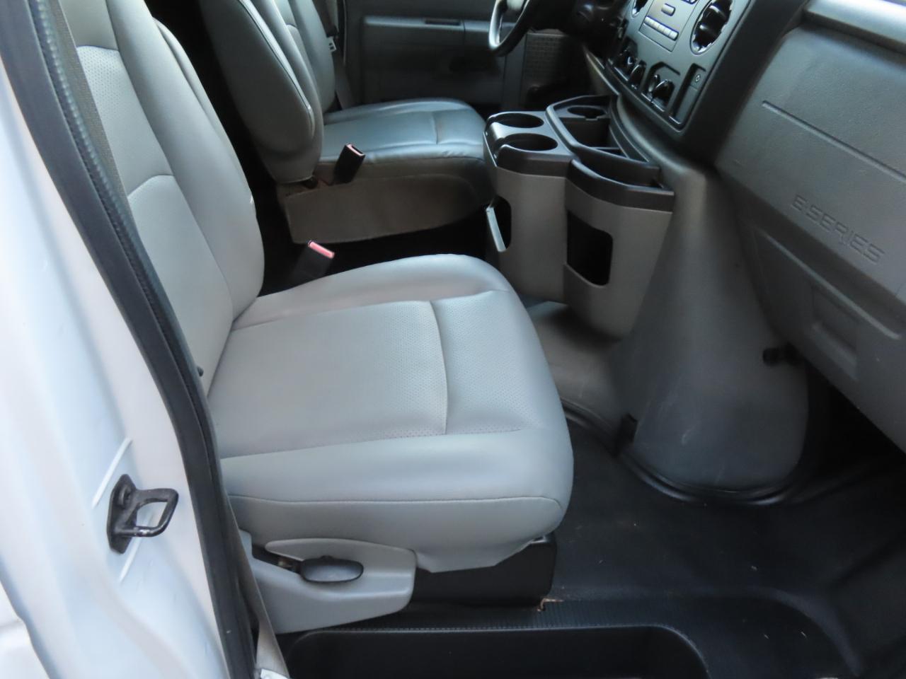 Ford Econoline E-150 2014