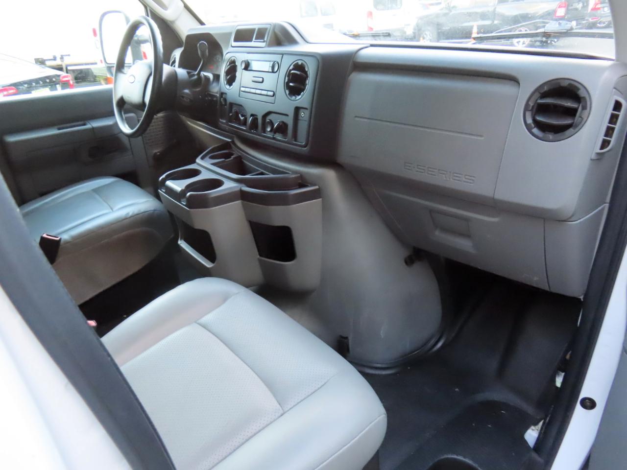 Ford Econoline E-150 2014
