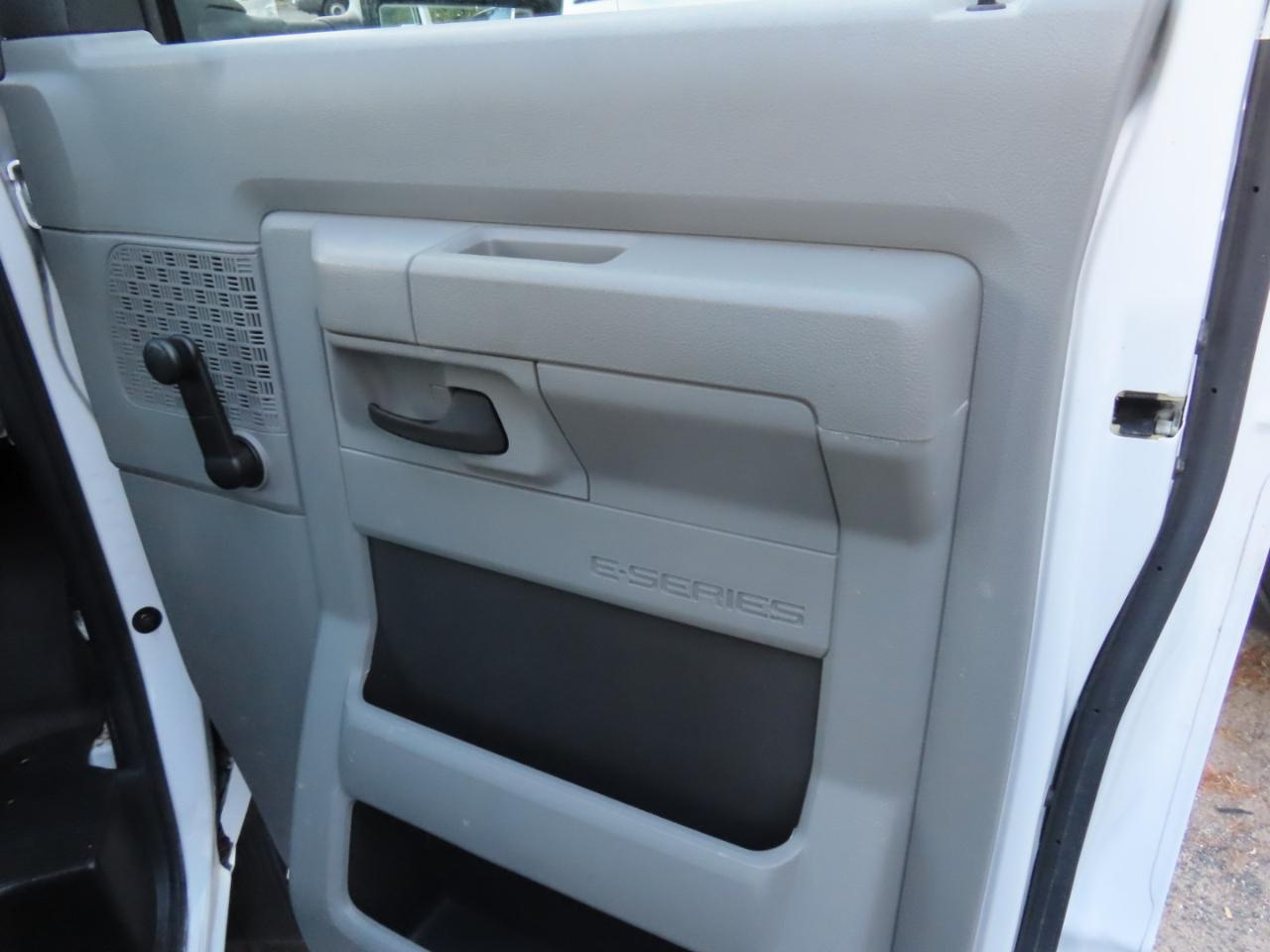 Ford Econoline E-150 2014