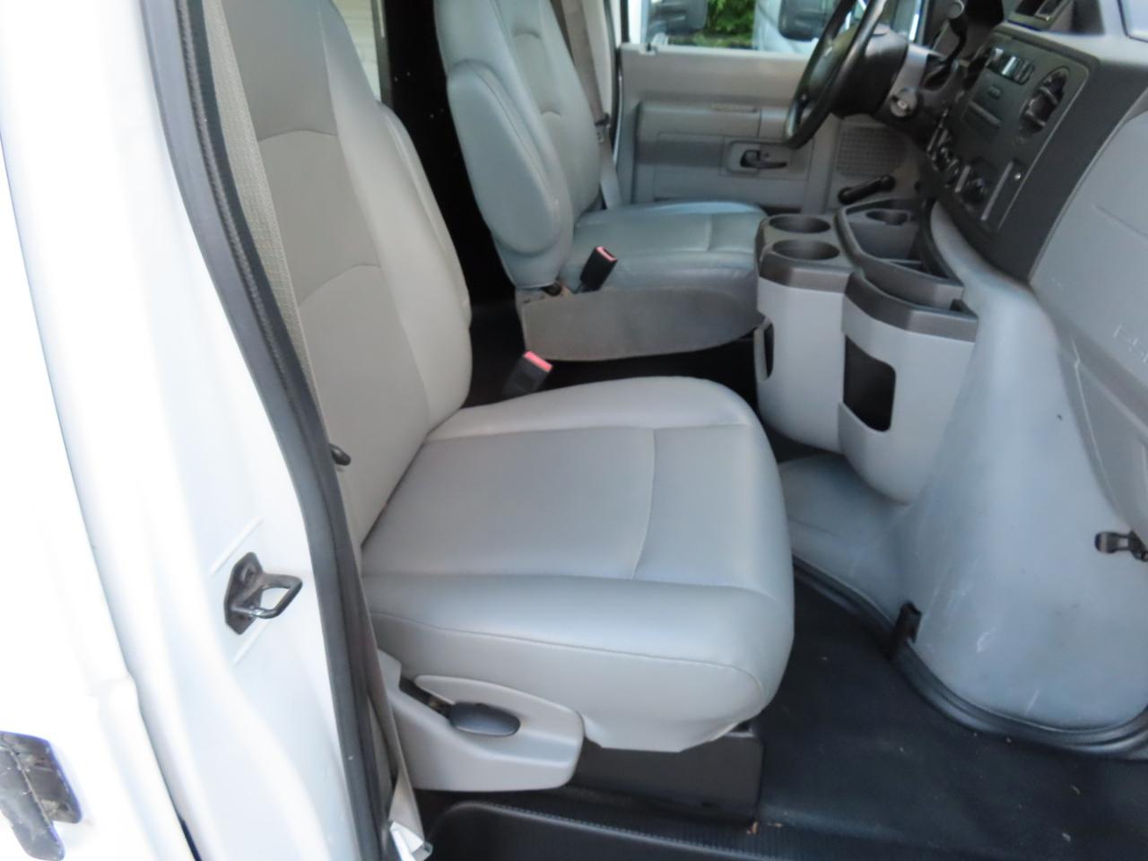 Ford Econoline E-150 2014