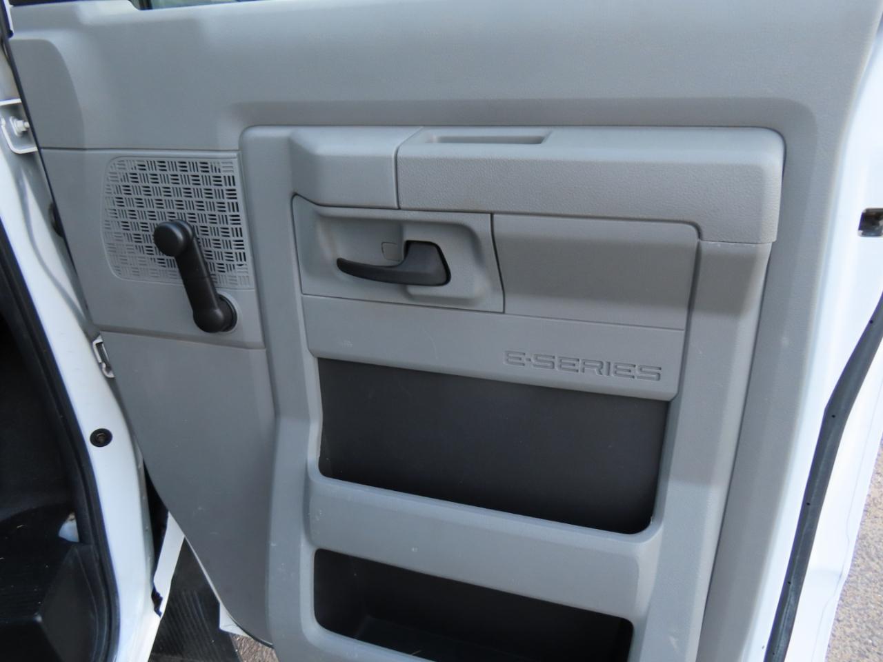 Ford Econoline E-150 2014