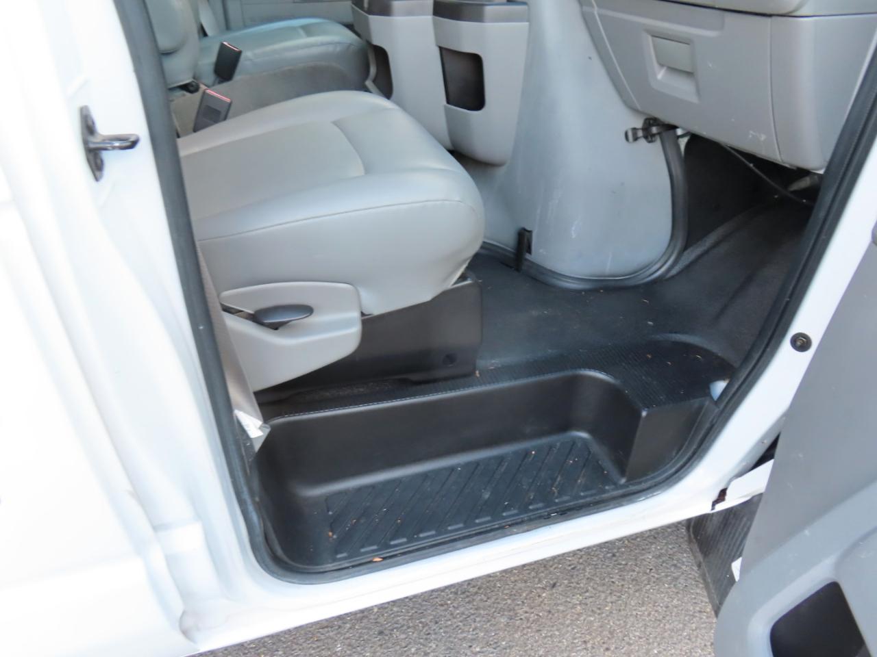 Ford Econoline E-150 2014