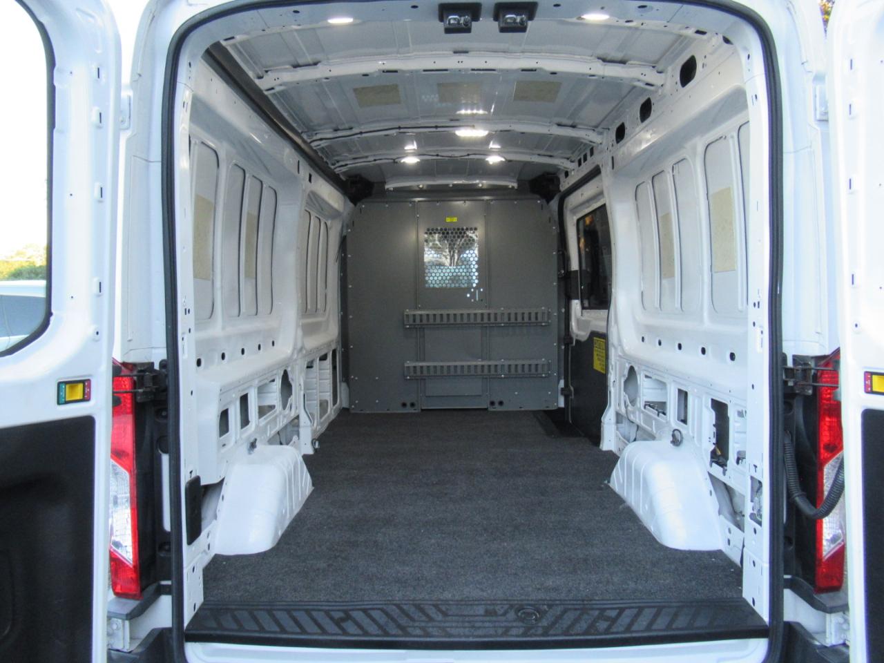 Ford Transit 350 Van Med. Roof w/Sliding Pass. 148-in. WB 2018