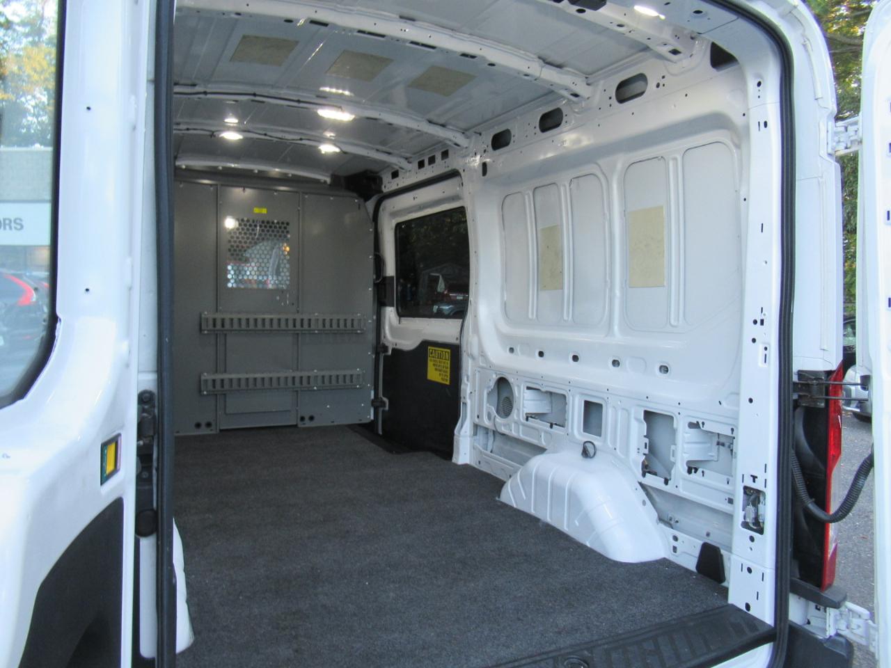 Ford Transit 350 Van Med. Roof w/Sliding Pass. 148-in. WB 2018