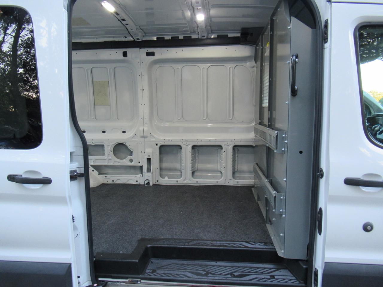 Ford Transit 350 Van Med. Roof w/Sliding Pass. 148-in. WB 2018