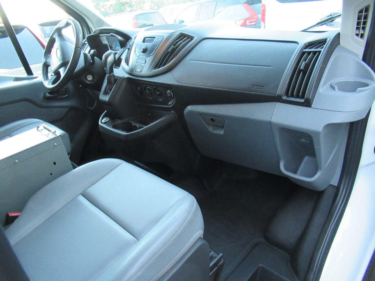 Ford Transit 350 Van Med. Roof w/Sliding Pass. 148-in. WB 2018