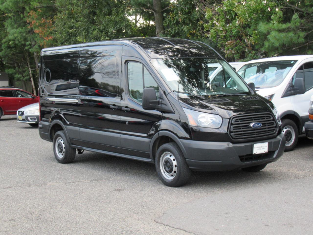 Ford Transit 250 Van Med. Roof w/Sliding Pass. 148-in. WB 2017