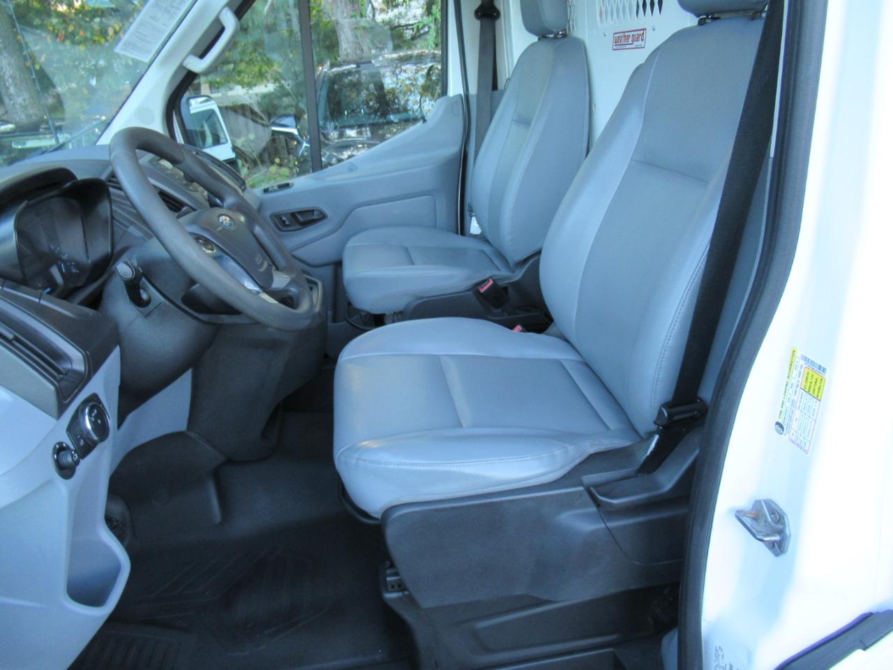 Ford Transit 250 Van Med. Roof w/Sliding Pass. 148-in. WB 2018