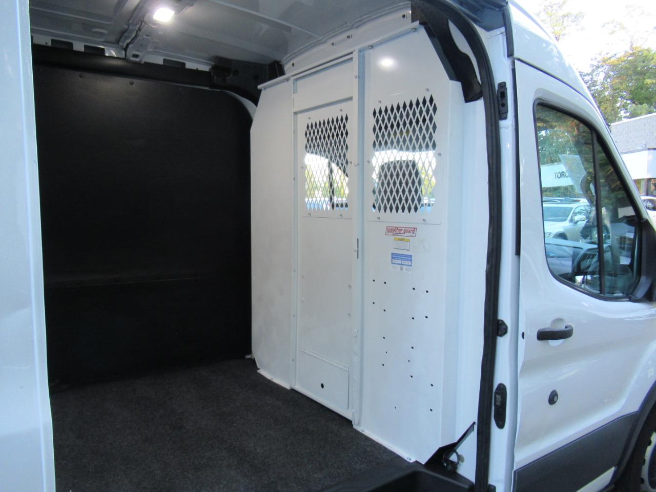 Ford Transit 250 Van Med. Roof w/Sliding Pass. 148-in. WB 2018