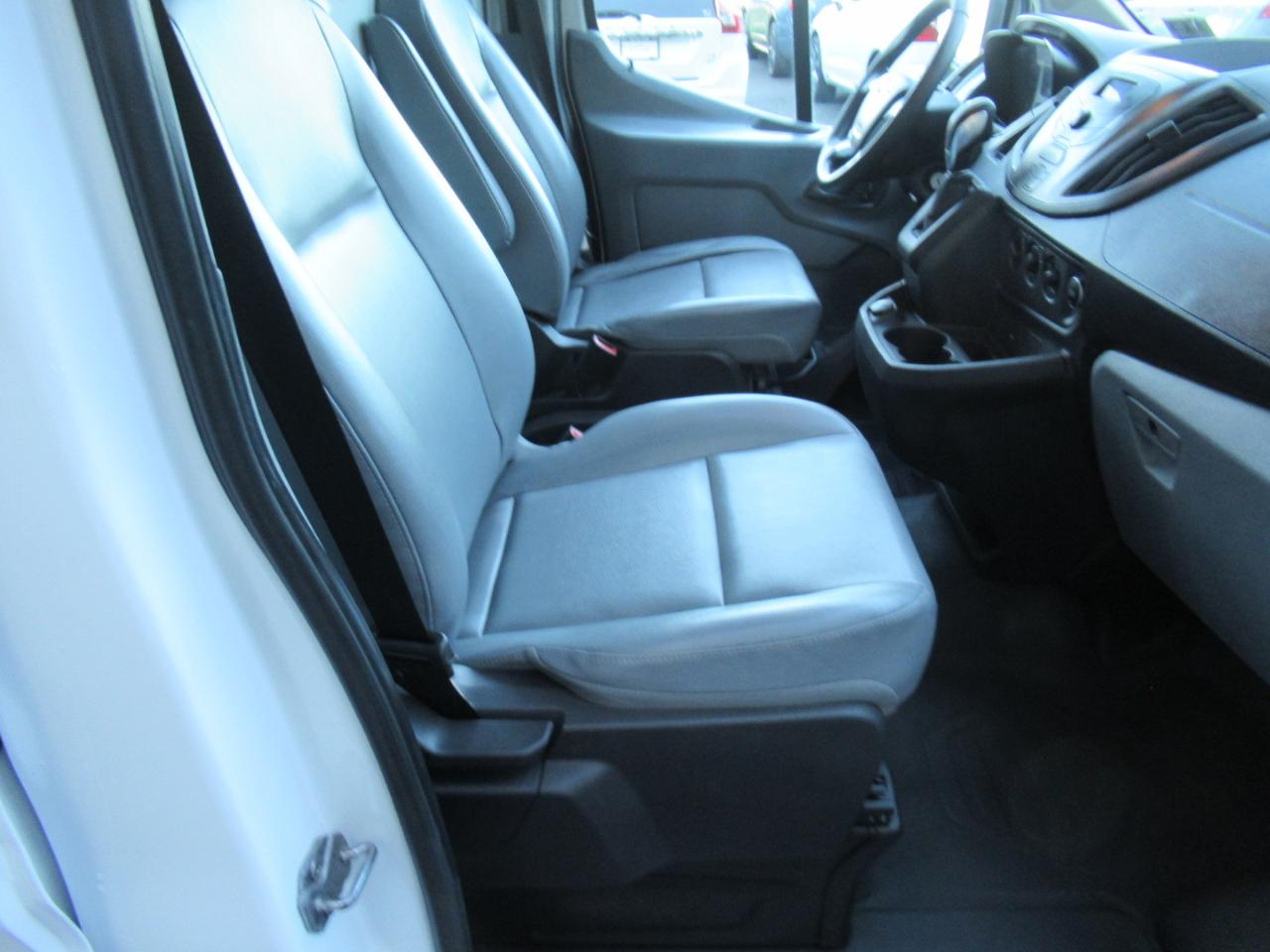 Ford Transit 250 Van Med. Roof w/Sliding Pass. 148-in. WB 2018