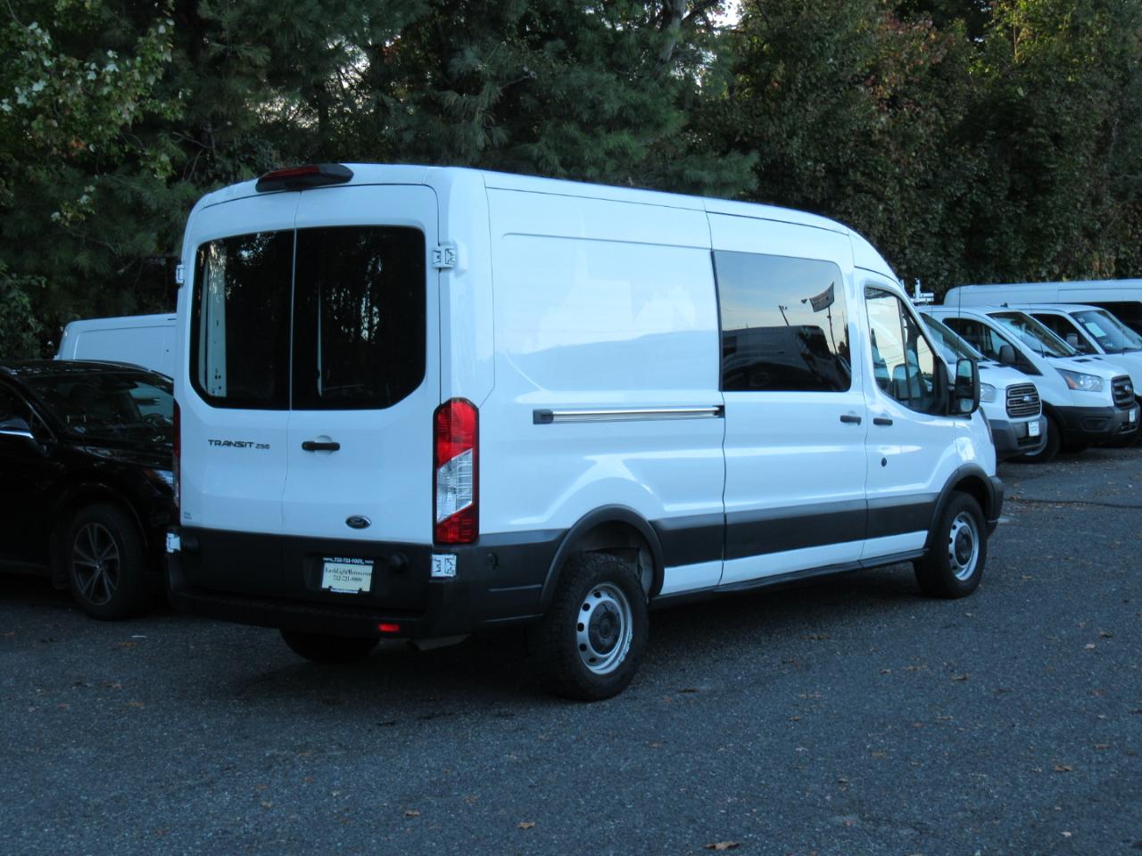 Ford Transit 250 Van Med. Roof w/Sliding Pass. 148-in. WB 2018