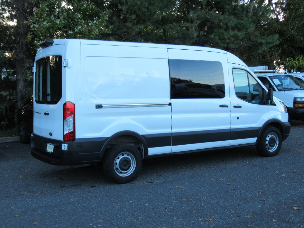 Ford Transit 250 Van Med. Roof w/Sliding Pass. 148-in. WB 2018