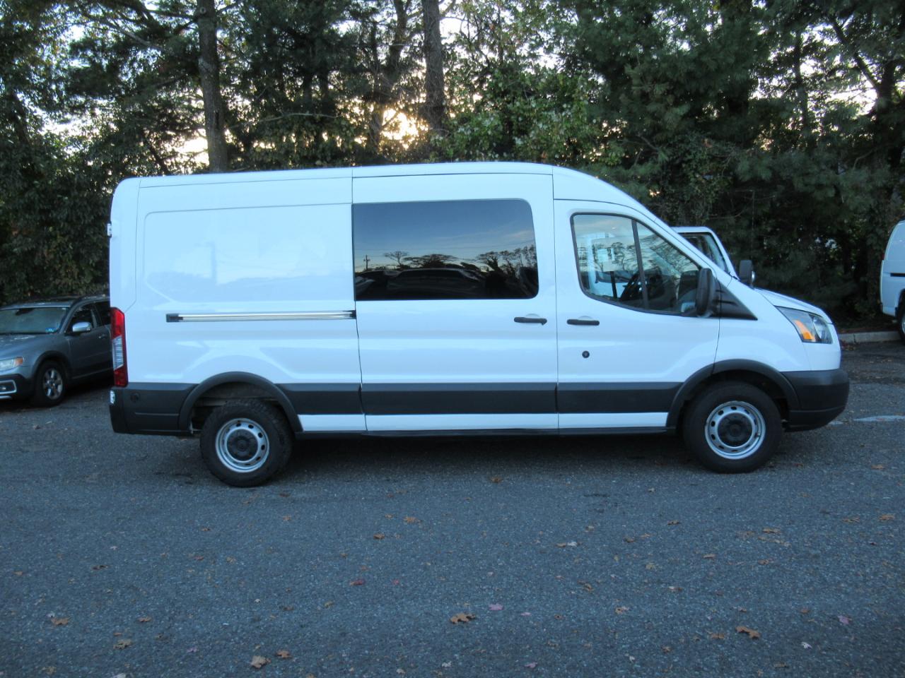 Ford Transit 250 Van Med. Roof w/Sliding Pass. 148-in. WB 2018
