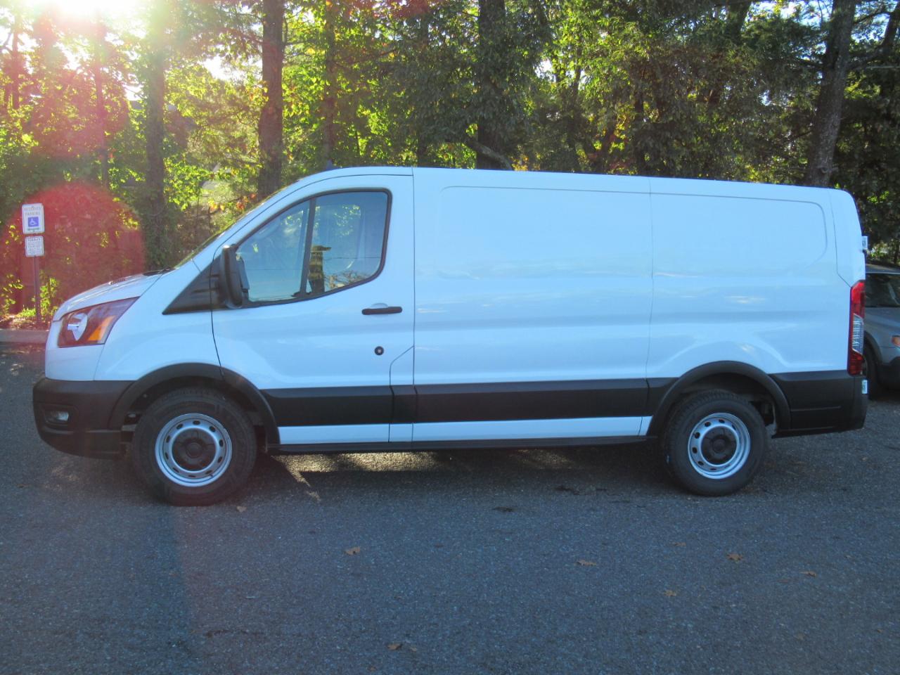 Ford Transit 150 Van Low Roof w/Sliding Pass. 130-in. WB 2020