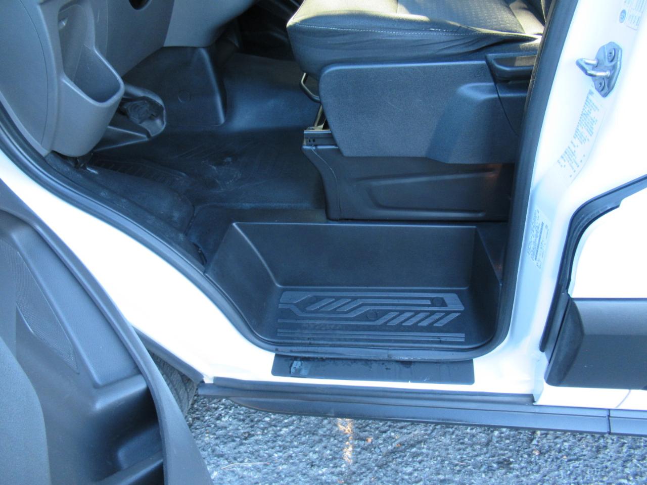 Ford Transit 150 Van Low Roof w/Sliding Pass. 130-in. WB 2020