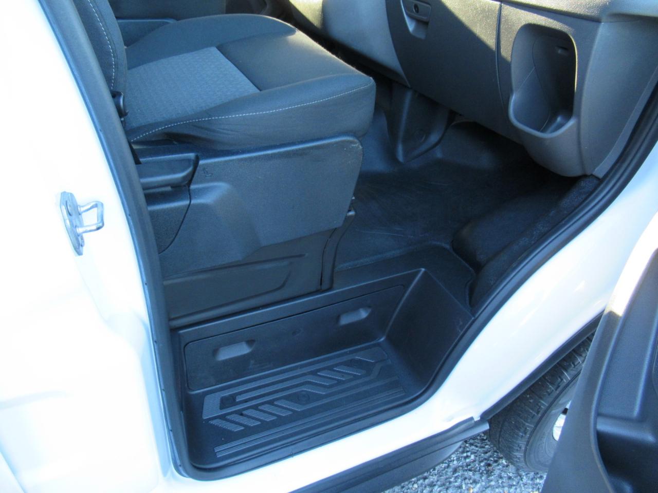 Ford Transit 150 Van Low Roof w/Sliding Pass. 130-in. WB 2020
