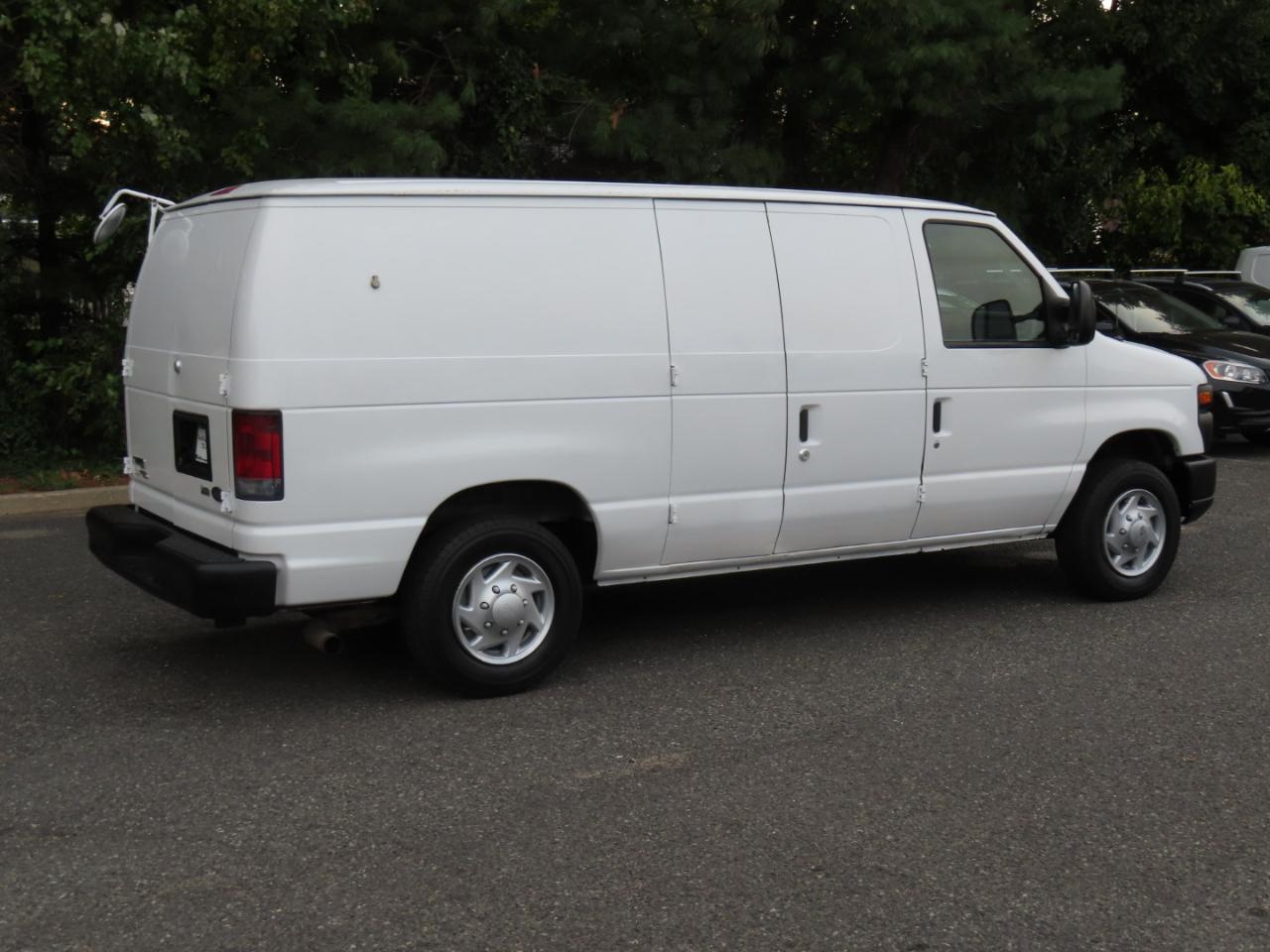 Ford Econoline E-150 2012