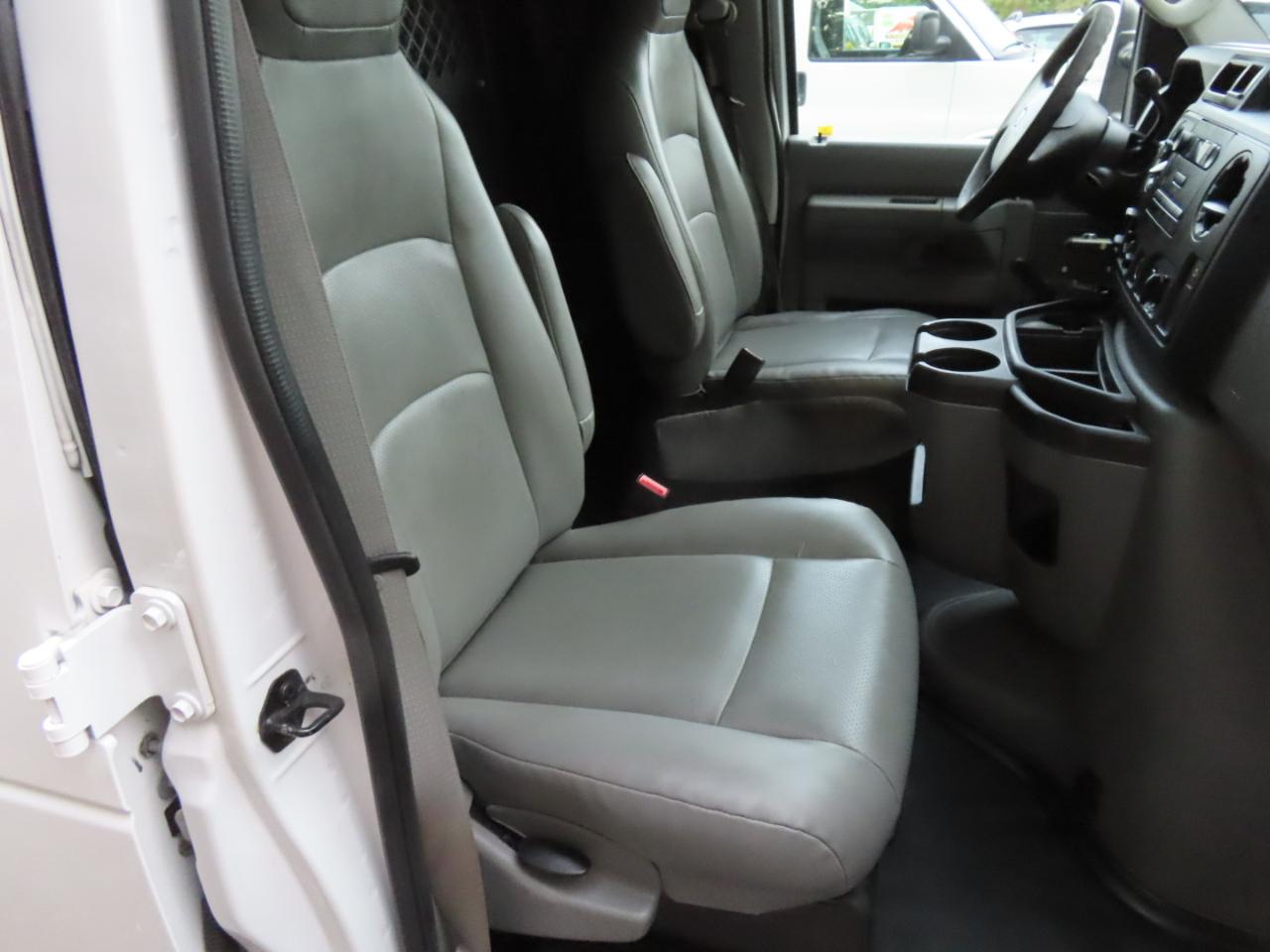 Ford Econoline E-150 2012