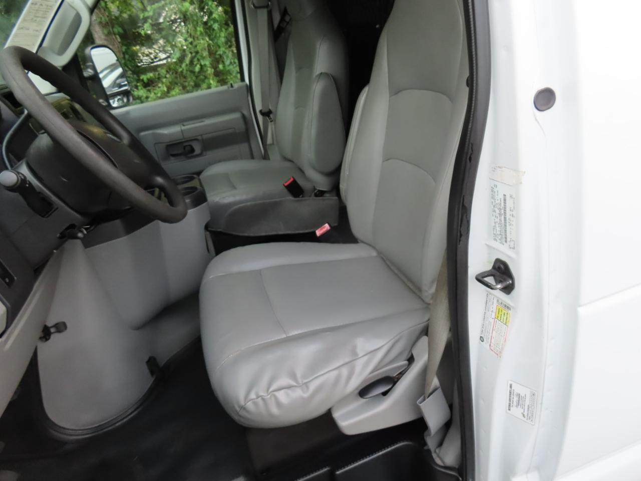 Ford Econoline E-150 2012