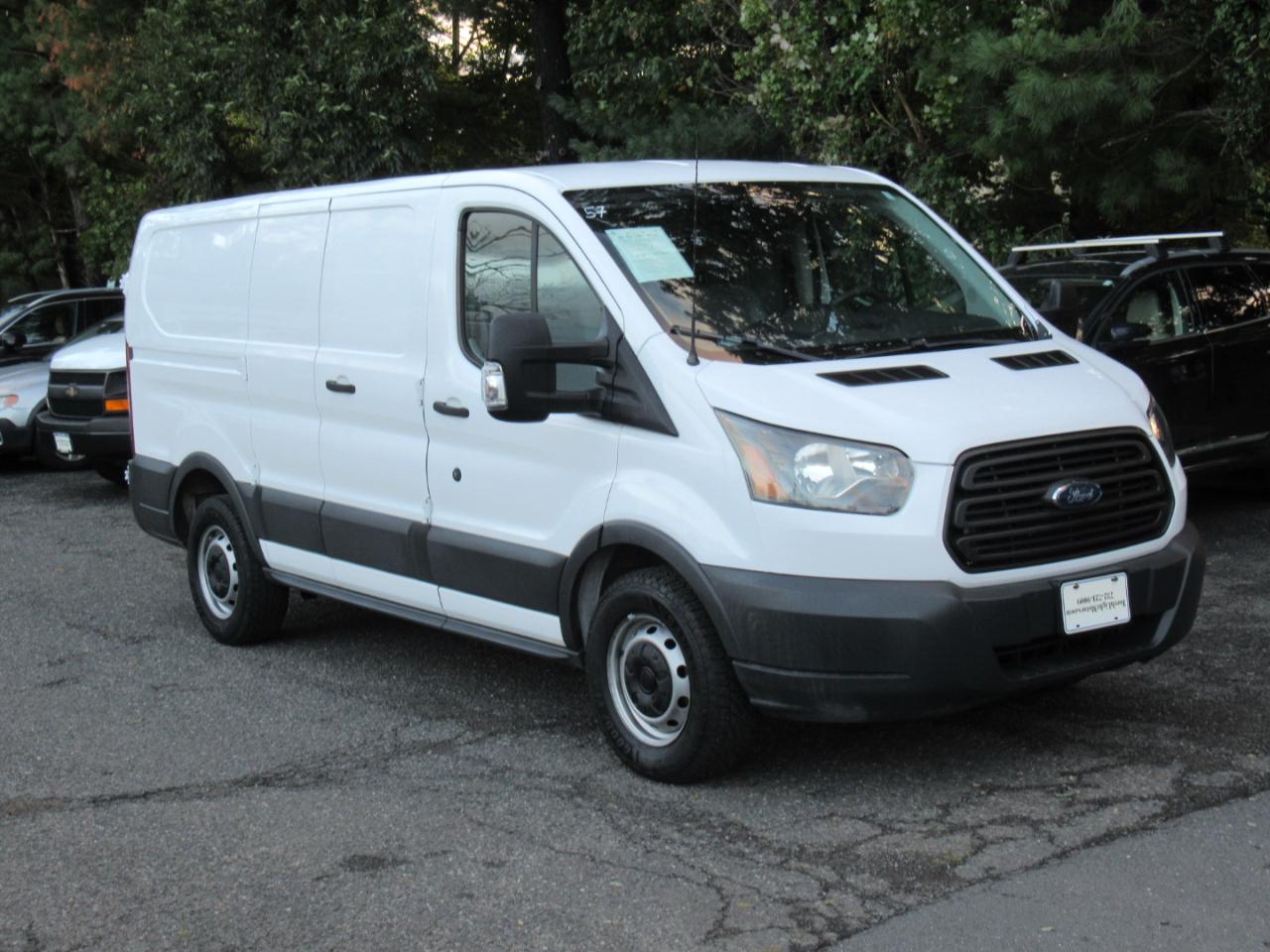 Ford Transit 150 Van Low Roof 60/40 Pass. 130-in. WB 2018