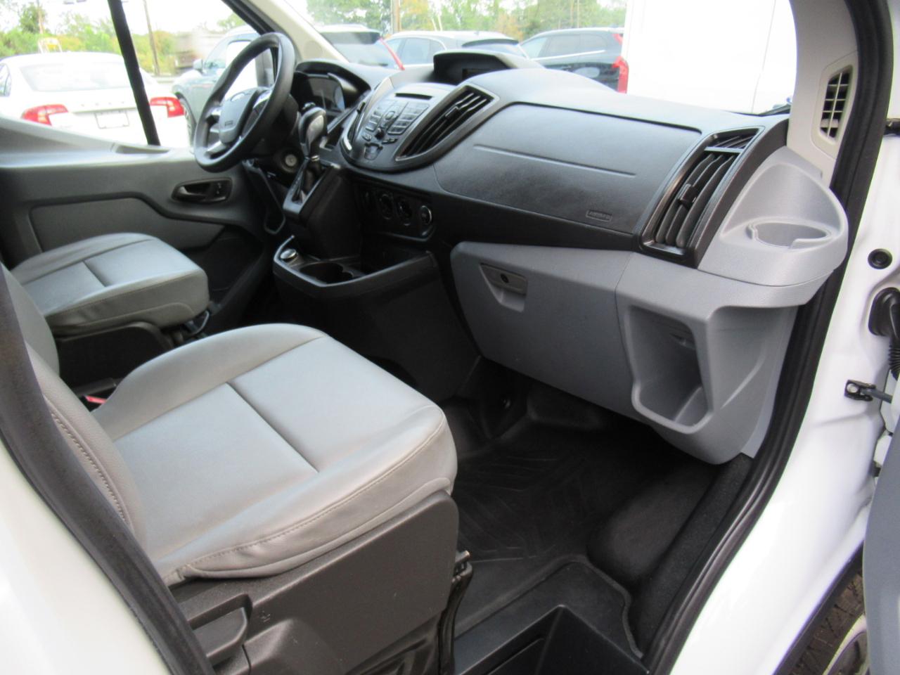 Ford Transit 150 Van Low Roof 60/40 Pass. 130-in. WB 2018
