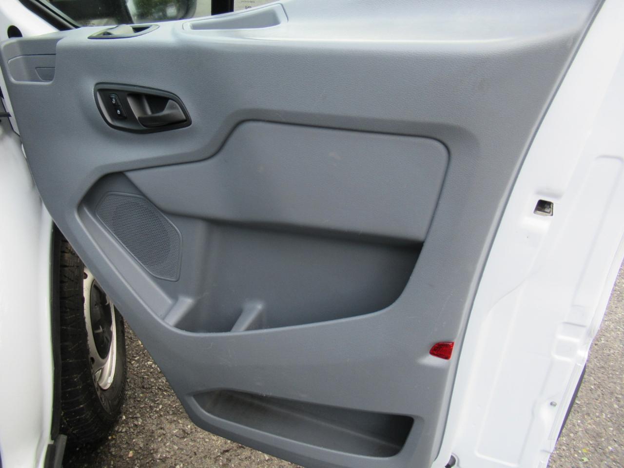 Ford Transit 150 Van Low Roof 60/40 Pass. 130-in. WB 2018