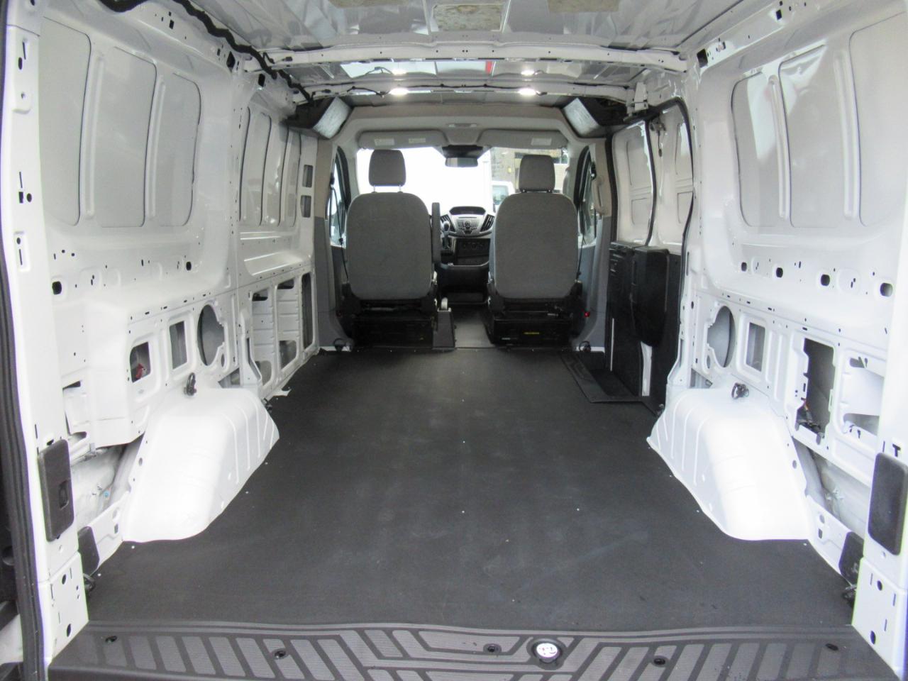 Ford Transit 150 Van Low Roof 60/40 Pass. 130-in. WB 2018