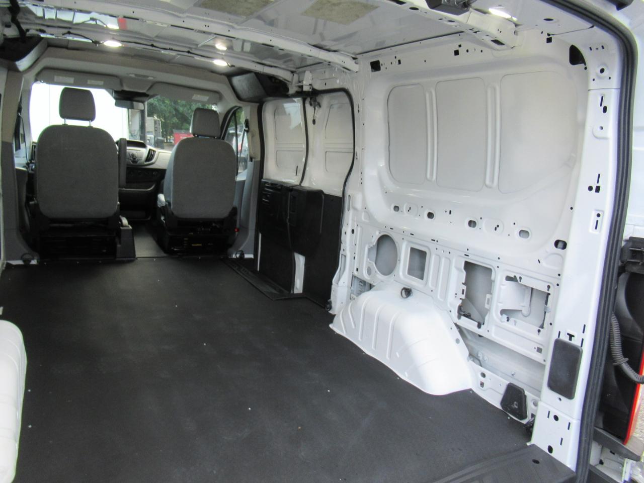 Ford Transit 150 Van Low Roof 60/40 Pass. 130-in. WB 2018