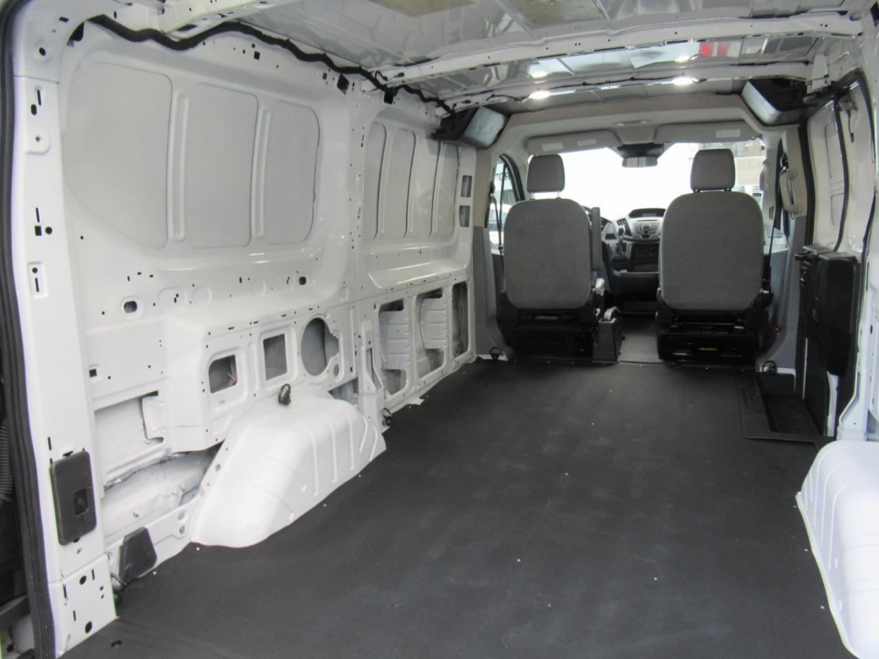 Ford Transit 150 Van Low Roof 60/40 Pass. 130-in. WB 2018