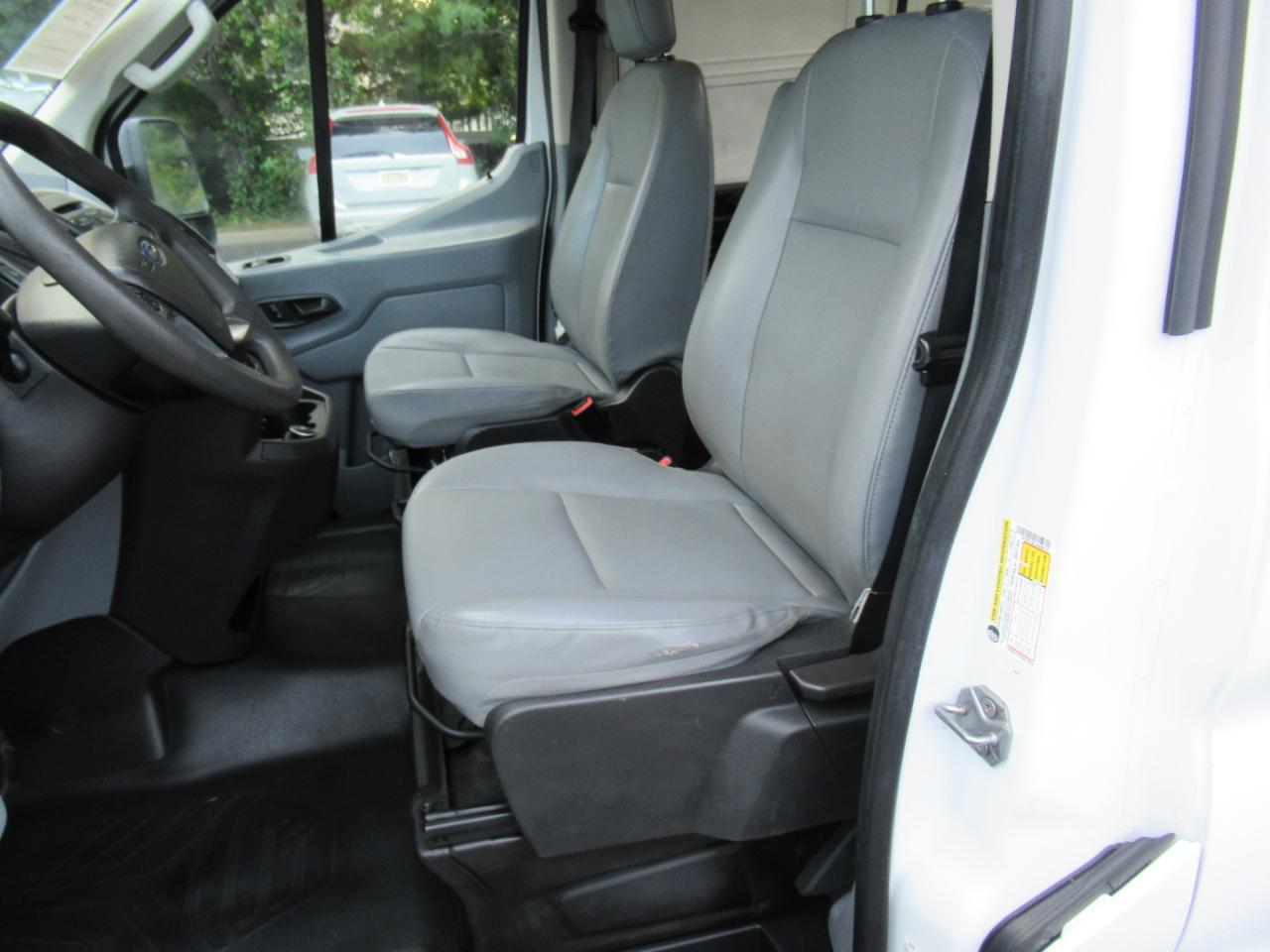 Ford Transit 150 Van Low Roof 60/40 Pass. 130-in. WB 2018