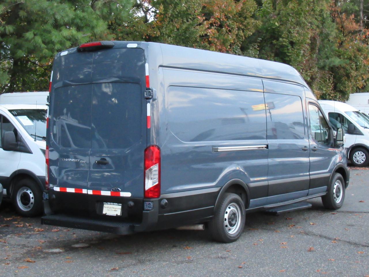 Ford Transit 250 Van High Roof w/Sliding Pass. 148-in. WB EL 2020