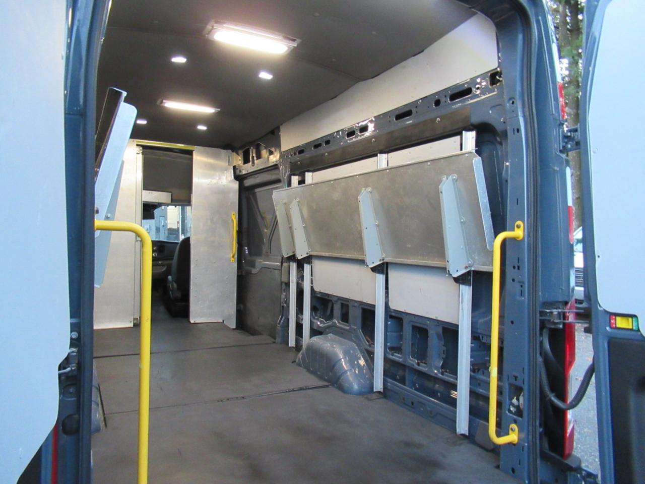 Ford Transit 250 Van High Roof w/Sliding Pass. 148-in. WB EL 2020