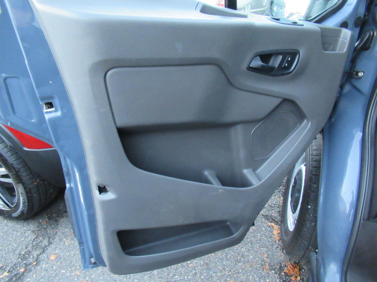 Ford Transit 250 Van High Roof w/Sliding Pass. 148-in. WB EL 2020