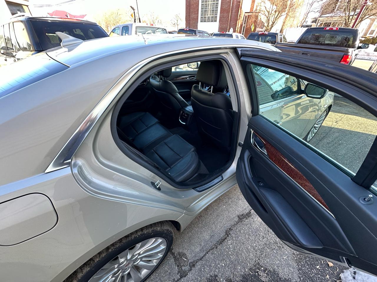 Cadillac CTS Sedan 4dr Sdn 2.0L Turbo Luxury AWD 2014