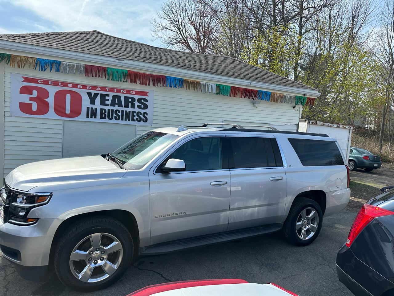 Chevrolet Suburban 4WD 4dr 1500 LT 2016