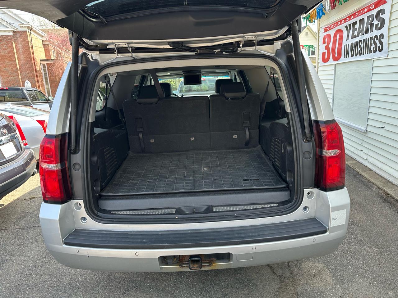 Chevrolet Suburban 4WD 4dr 1500 LT 2016