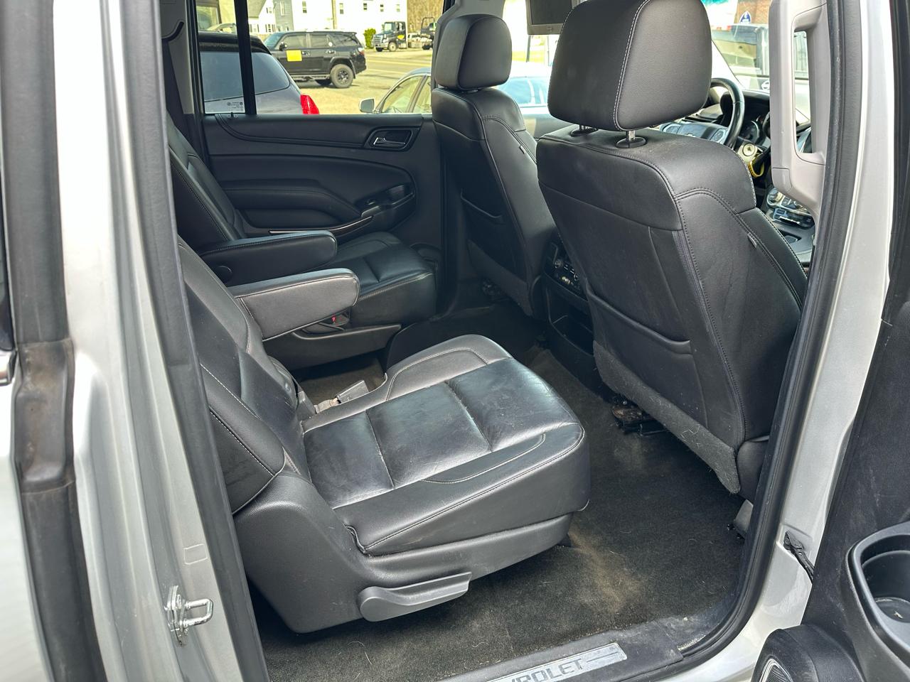 Chevrolet Suburban 4WD 4dr 1500 LT 2016